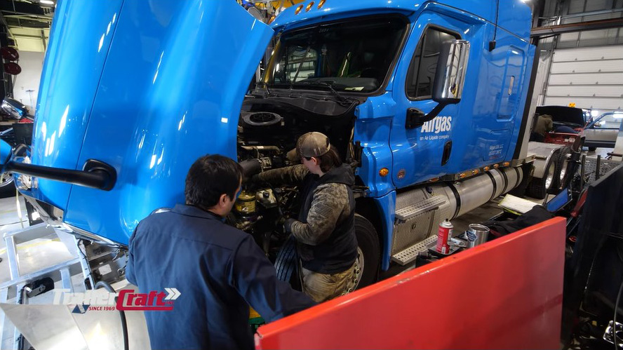 trailercraft-service-tech-2 TrailerCraft Service Technician